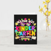 Watch Out 1st Grade Here I Come Back To School Fir カード (黄色い花)