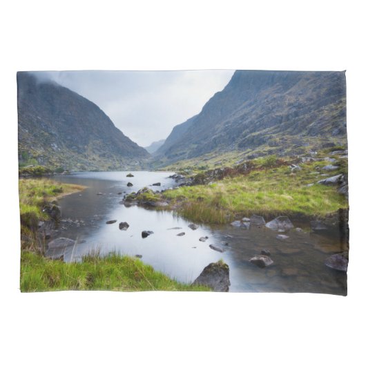 Water | Gap of Dunloe County Kerry Ireland 枕カバー (正面)