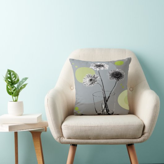 Water Glass Flowers – Pastel Pop Art  Throw Pillow クッション (椅子)