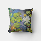 Water Lily in Bloom Throw Pillow クッション (正面)