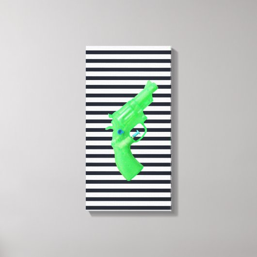 Water pistol toy Wasserpistole Spielzeug photo art キャンバスプリント (正面)