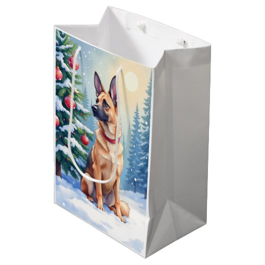 Watercolor Belgian Malinois Evergreen Christmas ミディアムペーパーバッグ (正面アングル)