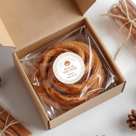 Watercolor Cinnamon Bun In The Oven Baby Shower  ラウンドシール