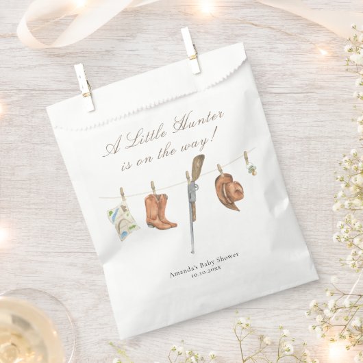 Watercolor Hunter Baby Shower フェイバーバッグ (クリップ留めされた状態)