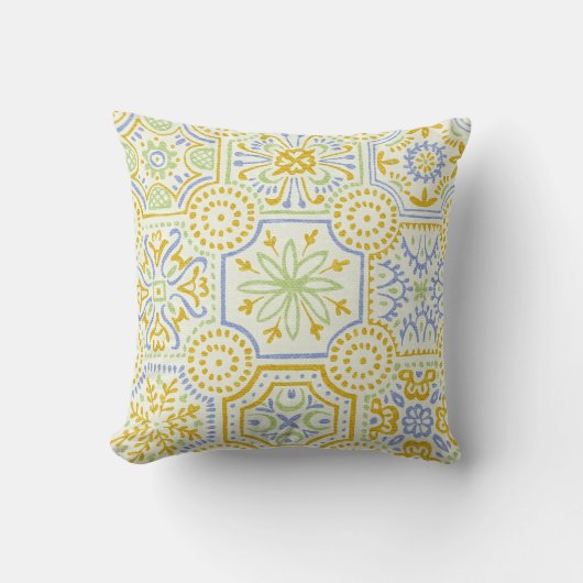 Watercolor Mediterranean Azulejo Boho Pattern  クッション (正面)