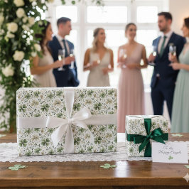 Watercolor Muted Green Blooming Shamrocks ラッピングペーパー