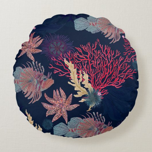 Watercolor painting seamless pattern with red lion ラウンドクッション (正面)