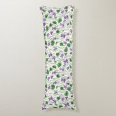 Watercolor violets on off white ボディピロー (正面縦)