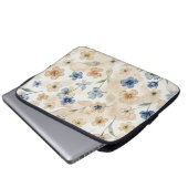 Watercolour Blue and Yellow Floral  ラップトップスリーブ (正面下部)