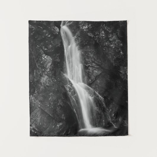 Waterfall in Hell Gorge，スロベニア タペストリー (正面)