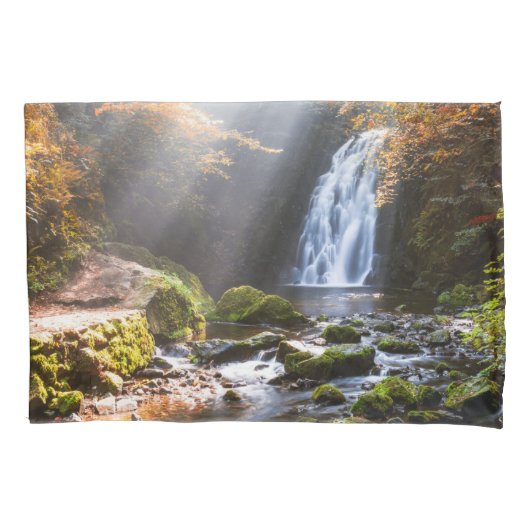 Waterfalls | Gleno, Northern Ireland 枕カバー (正面)