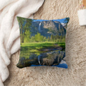 Waterfalls | Yosemite Falls, California クッション (ブランケット)