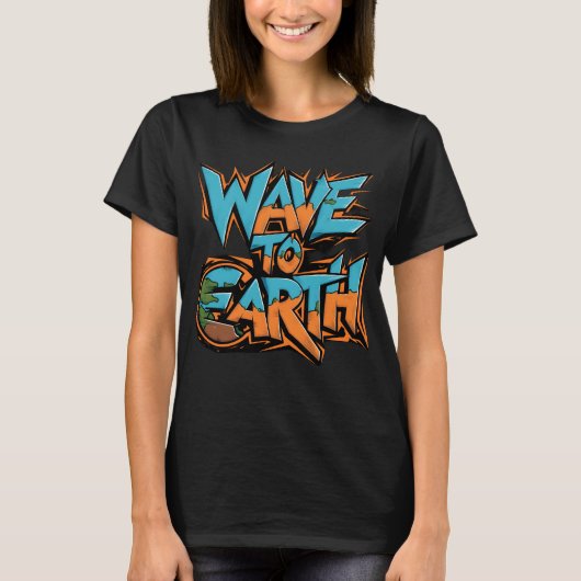 Wave to Earthのカラフルロゴ Tシャツ (正面)
