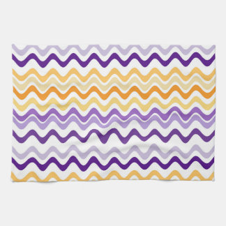 Wavy Groovy Stripes Purple and White キッチンタオル
