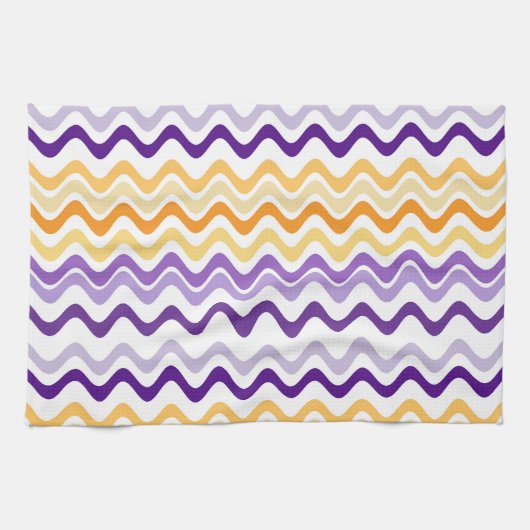 Wavy Groovy Stripes Purple and White キッチンタオル (横)