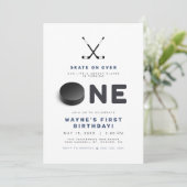 WAYNE Hockey Sportをテーマにしたフォトファースト誕生日 招待状 (スタンド正面)