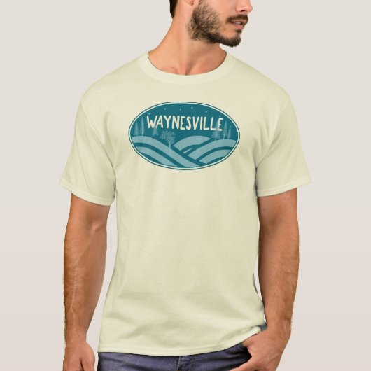 Waynesville North Carolina Outdoors Tシャツ (正面)