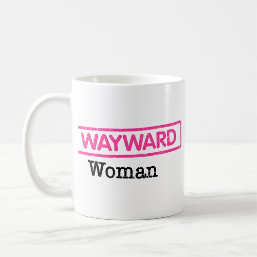 Wayward Womanロゴ付きマグカップ コーヒーマグカップ (左)