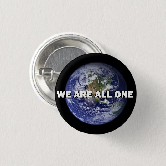 We All One 025 缶バッジ (正面&裏面)