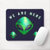 "We Are Here" Green Alien head マウスパッド (マウス)