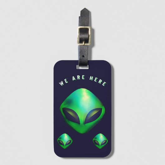 "We Are Here" Green Alien head ラゲッジタグ (正面縦)