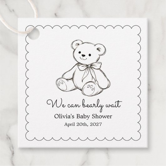 "We Can Bearly Wait" Baby Shower Gender Neutral フェイバータグ (正面)