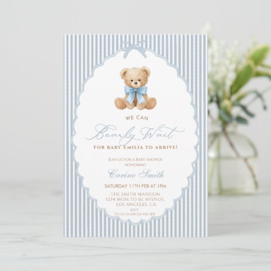 We Can Bearly Wait blue bow Boy Baby Shower 招待状 (スタンド正面)