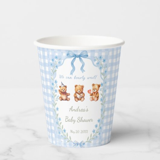 We Can Bearly Wait Blue Gingham Baby Shower  紙コップ (正面)