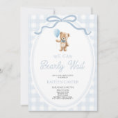 We Can Bearly Wait Blue Teddy Bear Baby Shower 招待状 (正面)