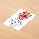 We Can Bearly Wait Girl Baby Shower Invitation アクリル招待状 (レイダウン)