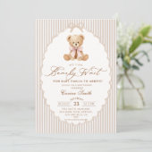 We Can Bearly Wait pink bow girl Baby Shower 招待状 (スタンド正面)