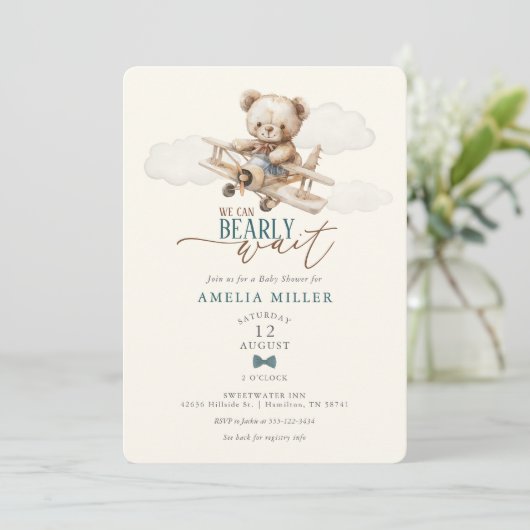 We Can Bearly Wait Teddy Bear Airplane Baby Shower 招待状 (スタンド正面)