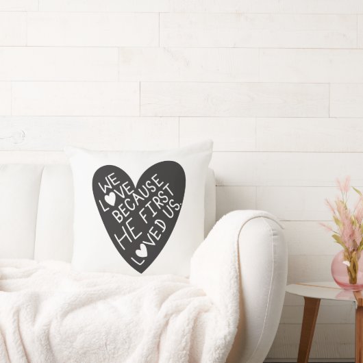 We love because he first loved us クッション (ソファ)