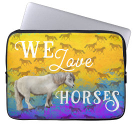 We love horses ラップトップスリーブ