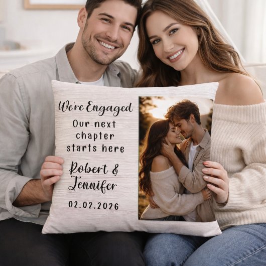 We’re Engaged Personalized Photo Throw Pillow クッション