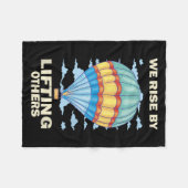We Rise By Lifting Others Insrational Hot Air Ball フリースブランケット (正面(横))