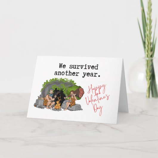 We Survived Another Year Funny Valentine’s カード (正面)