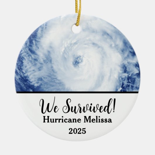 We Survived Hurricane Melissa 2025 セラミックオーナメント (正面)