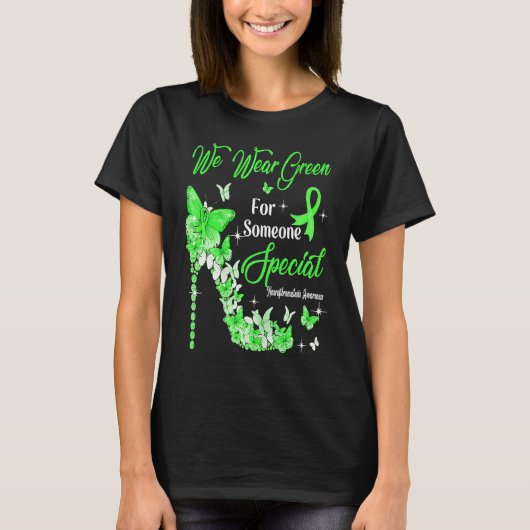 We Wear Green Butterflies Neurofibromatosis Awaren Tシャツ (正面)