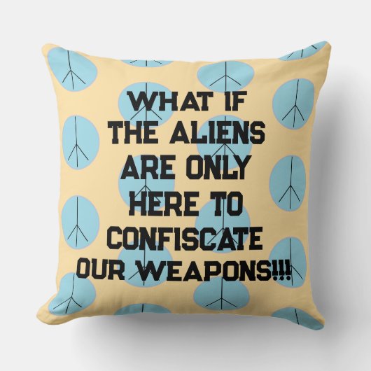 Weapon Alien Abduction Throw Pillow クッション (正面)