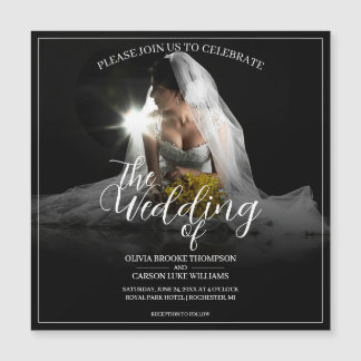 Wedding Announcement with Sitting Bride - Classic  マグネット招待状