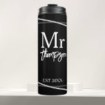 Wedding Gift For Couple Mr and Mrs Personalized タンブラー<br><div class="desc">Do you have a couple that you are close to and want to give them the best wedding gift ever? Why not get them personalized tumblers! Not only is it a great way to show your love for them, but it's also a unique and personal gift. Plus, it can be...</div>