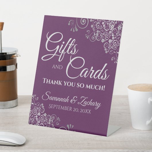 Wedding Gifts & Cards Silver Frills on Plum Purple 台座サイン (インサイチュ)