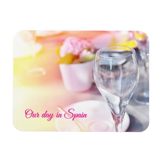 Wedding table under warm sunlight マグネット (横)