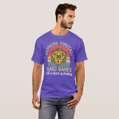 Weekend Forecast Board Games And Drinking family v Tシャツ (正面フル)