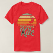 Weightless Kite Sunset Kitesurfing Distressed Desi Tシャツ (デザイン正面)