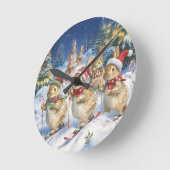 Weihnachtliche Hasen beim Skifahren im Winterwald ラウンド壁時計 (傾斜)