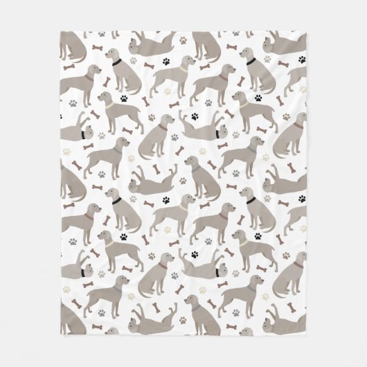 Weimaraner Bones and Paws Fleece Blanket フリースブランケット (正面)