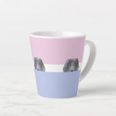 Weimaraner Dog 「ブーをのぞく」 | カフェラテマグ (右アングル)