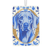 Weimaraner peering thru the letter "O" in Gold カーエアーフレッシュナー (裏面)